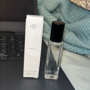 NIB Riddle Muse Roll on Fragrance Oil-NEW-8ml